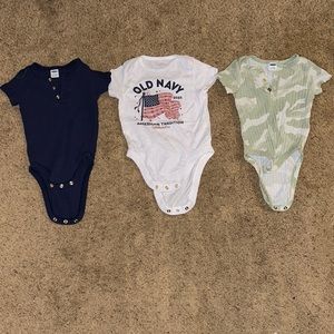 Old navy set of onesies